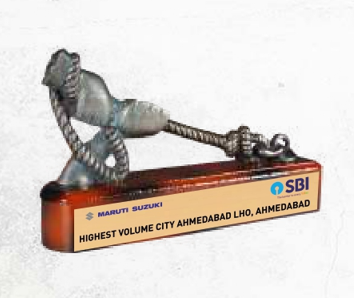 Preview - Latest update - BSN 163 Metal Base Wooden Trophies In Bangalore